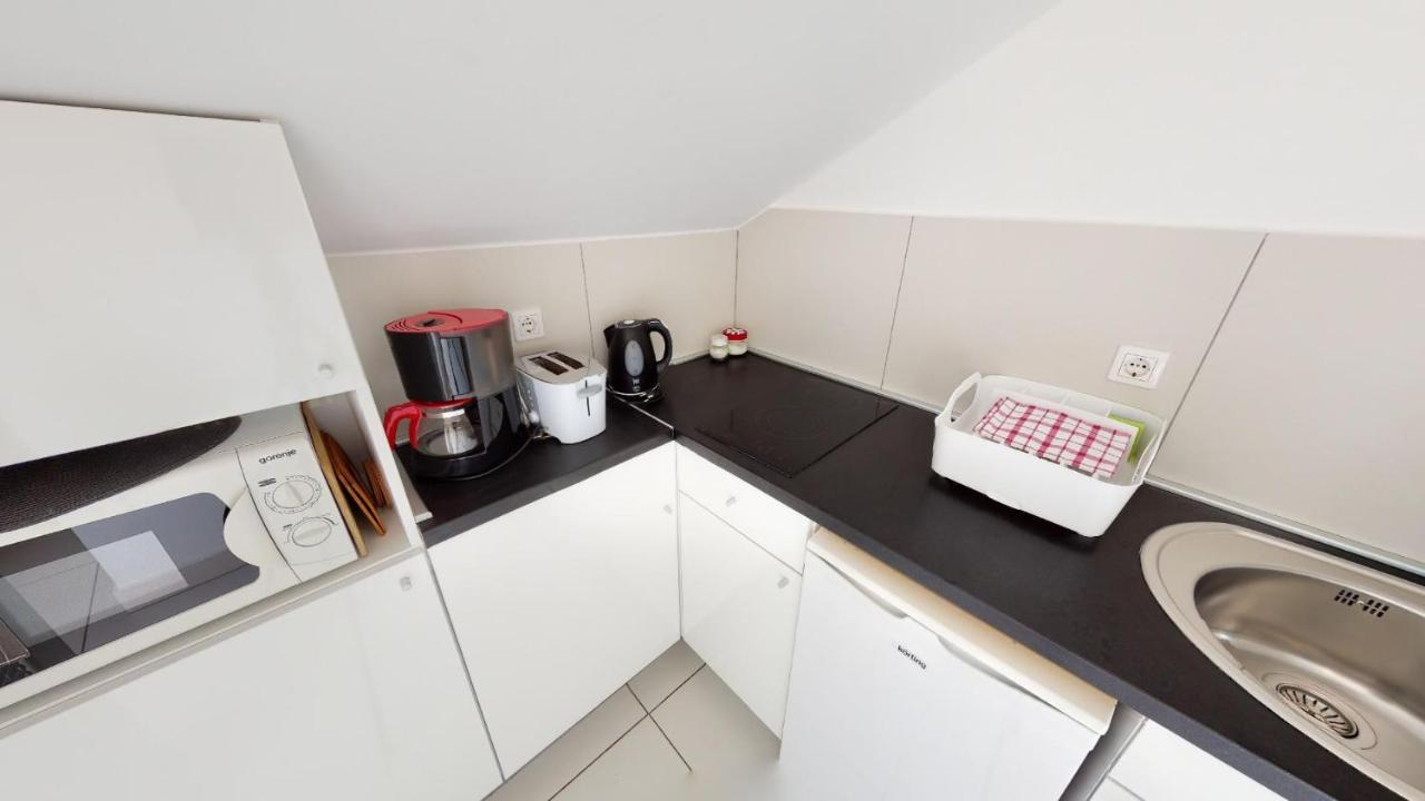 Number 5 Apartment Pakostane Exterior photo